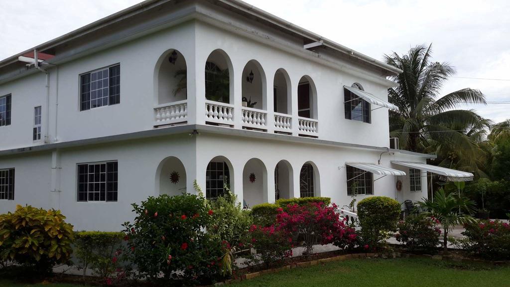 Lorenton Hideaway Lucea Ngoại thất bức ảnh