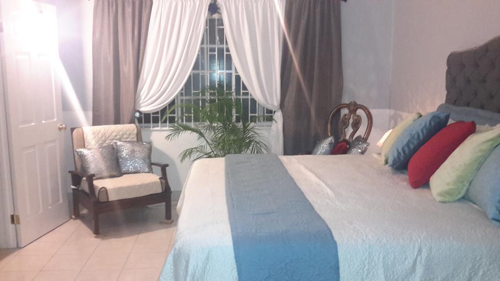 Lorenton Hideaway Lucea Ngoại thất bức ảnh